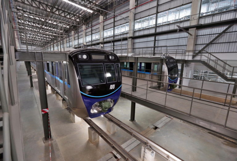 Menhub Budi Targetkan MRT Siap Beroperasi Bulan Depan