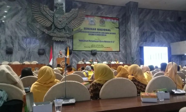 Golkar Dukung Pemerintah Tuntaskan Masalah Guru Honorer