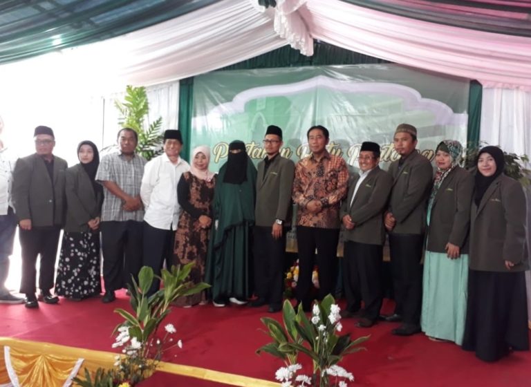 Peduli Pendidikan, Ketua Bamus Betawi Resmikan SDIT Rawa Badak
