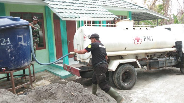 Satu Kendaraan Tangki Air Dari PMI Tiba di Dusun Temuwuh