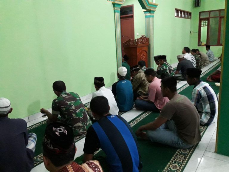 Selesai Sholat Berjamaah Kegiatan Dilanjutkan Dengan Kultum