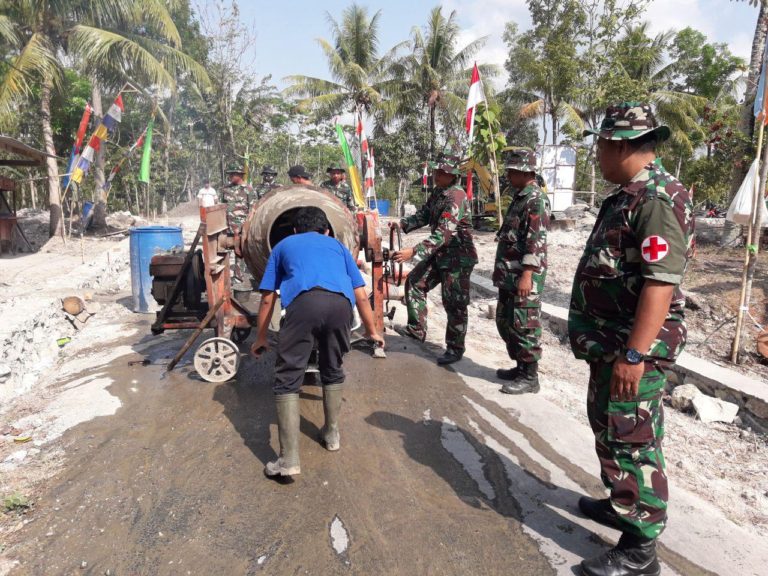 Tim Dari Kesehatan Ikut Terjun Dilokasi Pembuatan Talud