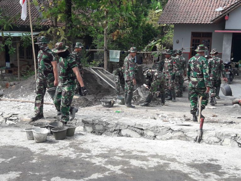 Cuaca Panas Tak Jadi Kendala Para Prajurit Muda