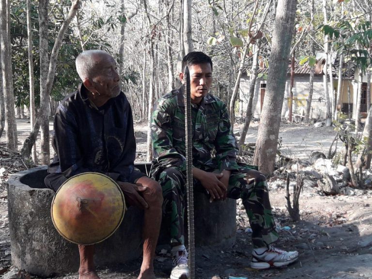 Usia Hampir Se Abad, Mbah Mardi Tetap Semangat