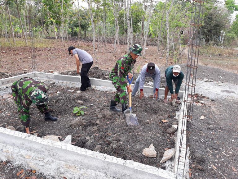 Dusun Temuwuh Bangun Pos Ronda Bersama