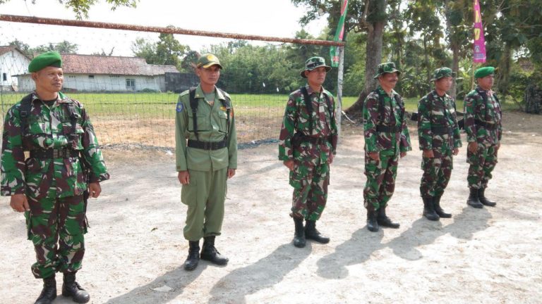 Petugas Upacara Juga Terlihat Sudah Siap Untuk Tampil di Acara Pembukaan TMMD Reg 103