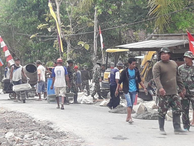 Semangat Gotong Royong Tumbuh Di Kegiatan TMMD Reg 103
