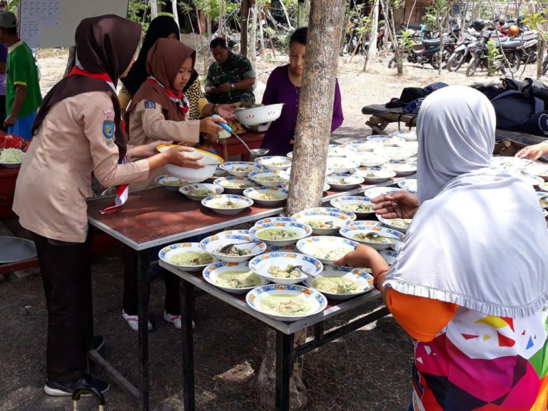Menu Soto Disiapkan Saka Wira Siang Ini