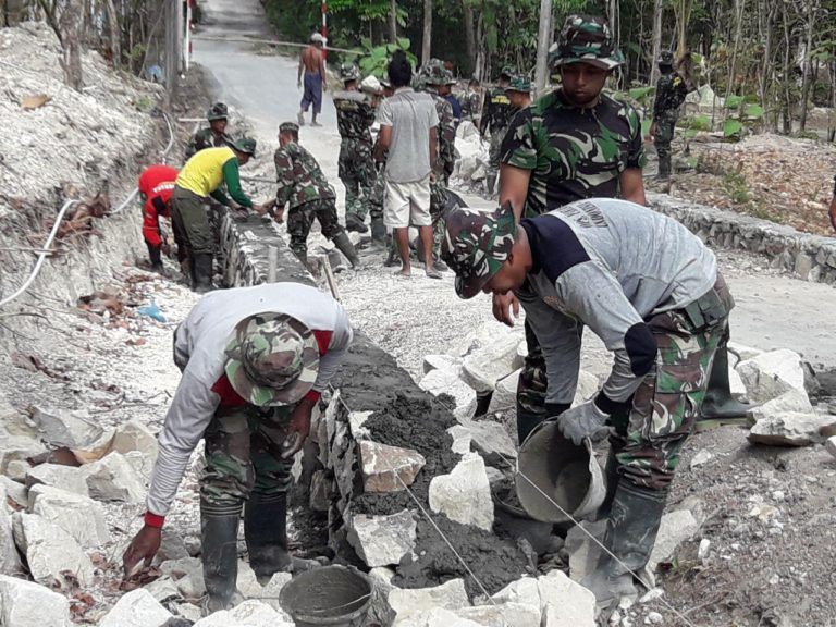 Tentara terlihatan cekatan gantikan Tukang Batu