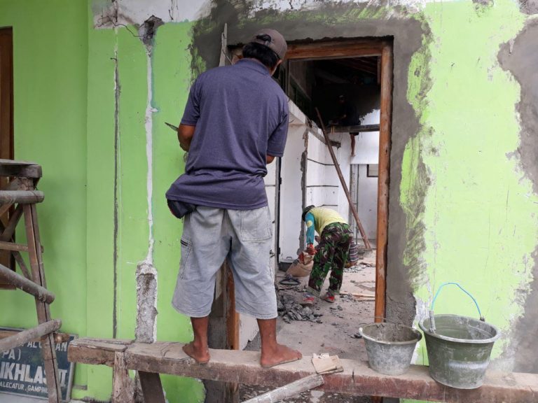 Satgas TMMD Reg 103 Rehap Taman Pendidikan Alquan