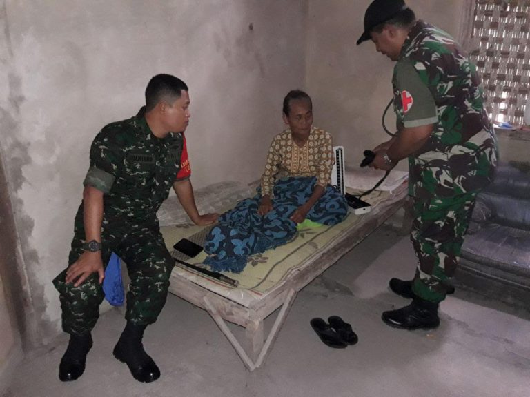 Dansatgas Damping Tim Kesehatan Beri Pelayana Kesehatan Dari Rumah Ke Rumah