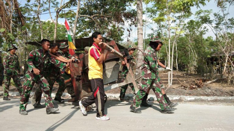Berat Sama Dipikul Ringan Sama Dijinjing