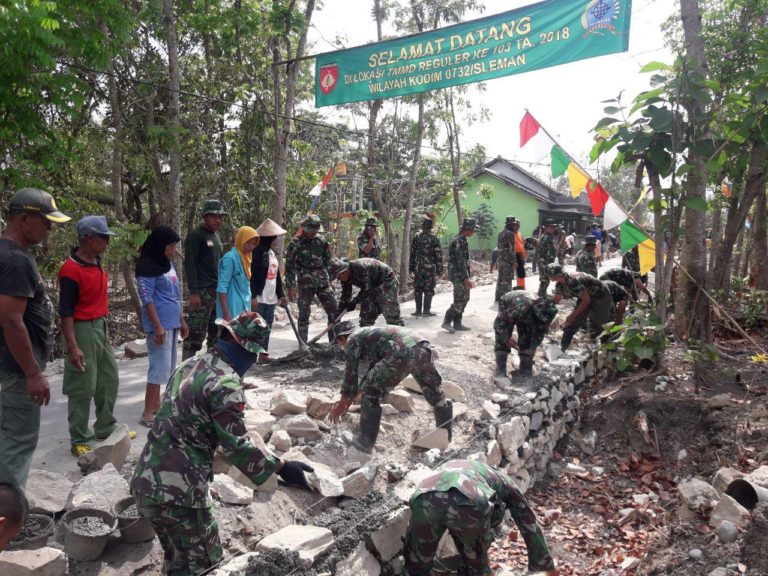 Melihat Dari Dekat Pengerjaan Talud Dusun Temuwuh