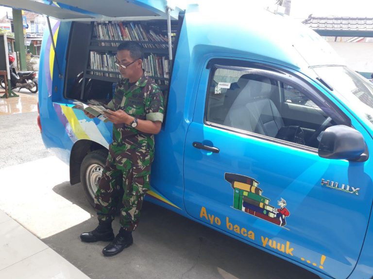Mobil Perpustakaan Keliling Ikut Sukseskan Sasaran Non Fisik TMMD
