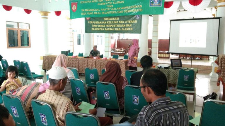 Ibu Sunarti Narasumber Penyuluhan Pengelolaan Kearsipan