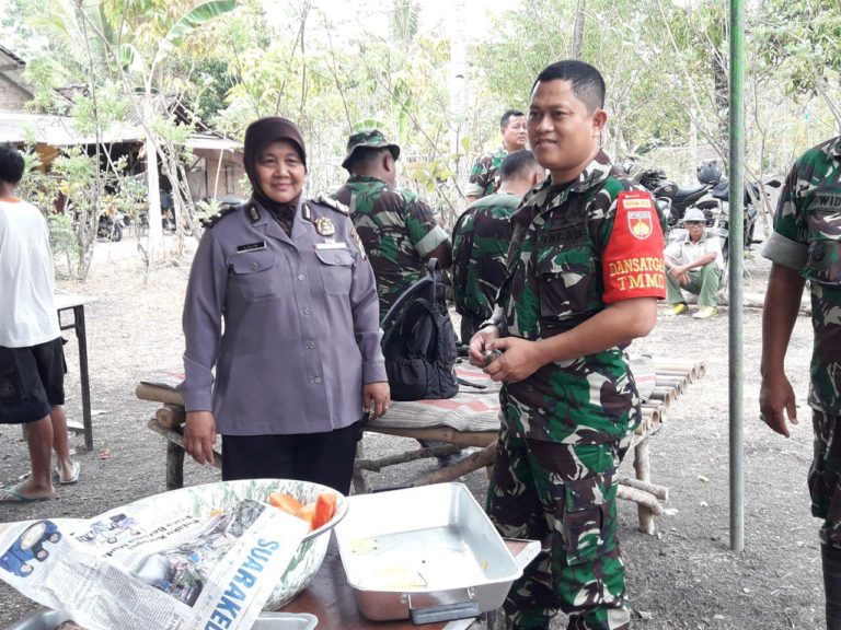 Kemesraan Antara TNI Polri Di Tunjukan Di Kegiatan TMMD Reg 103 Kodim Sleman