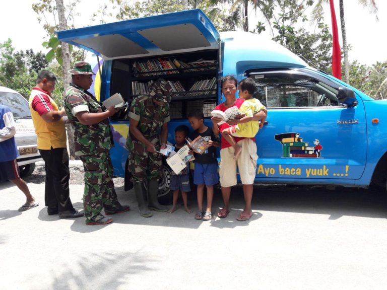 Mobil Perpustakaan Keliling Di Minati Anak Anak