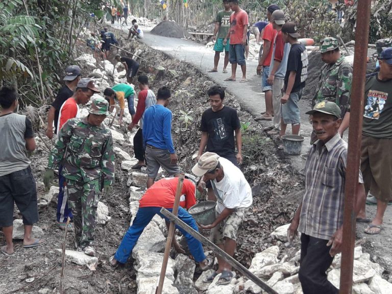 Satgas TMMD Tidak Tidur Di Tenda Melainkan Di Rumah Masyarakat