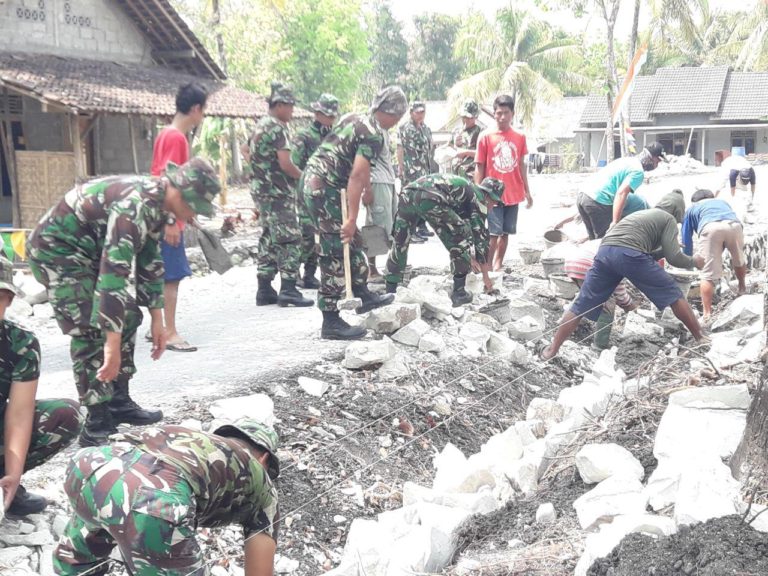 Budaya Gotong Royong Tyang Sudah Tergerus Jaman Kini Tumbuh Lagi Di Program TMMD