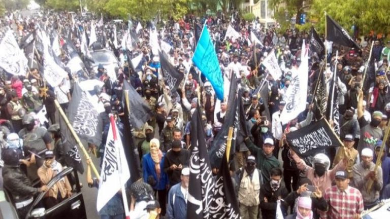 Tuntut Bubarkan Banser, Massa Aksi Bela Tauhid Kepung Kantor Menkopolhukam