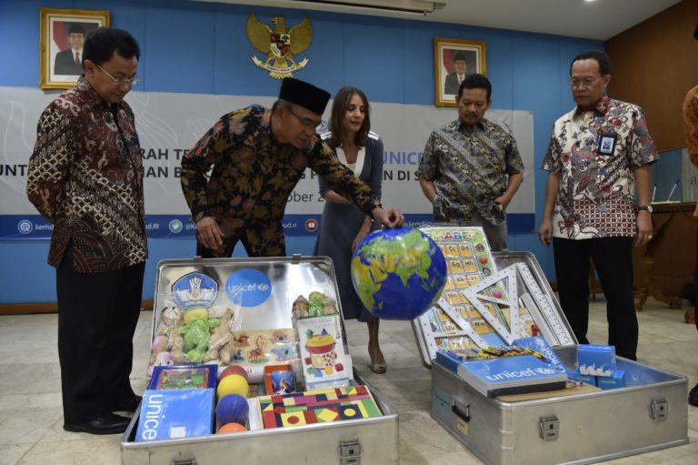 Didampingi Mendikbud, UNICEF Kirim Bantuan Pendidikan ke Palu