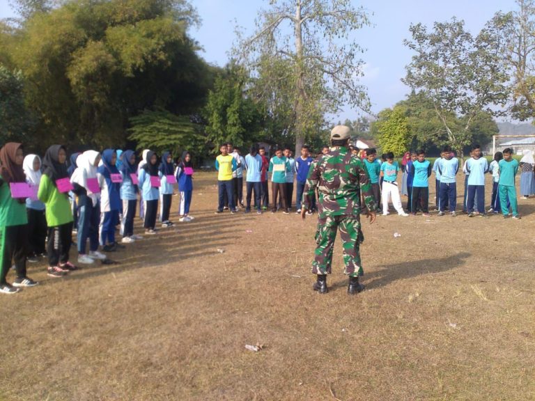 Satgas TMMD Ke 103 Kodim Sleman Berikan Latihan PBB Ke Siswa SMP 1 Gamping