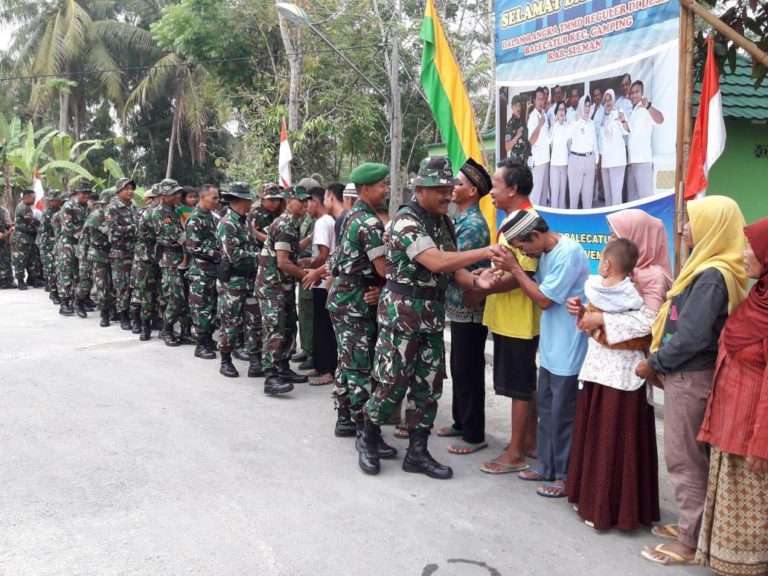 Satgas TMMD Pamitan Pada Warga Temuwuh