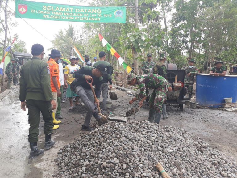 Kekompakan dan Kebersamaan Tetap Terjaga di Akhir Kegiatan TMMD