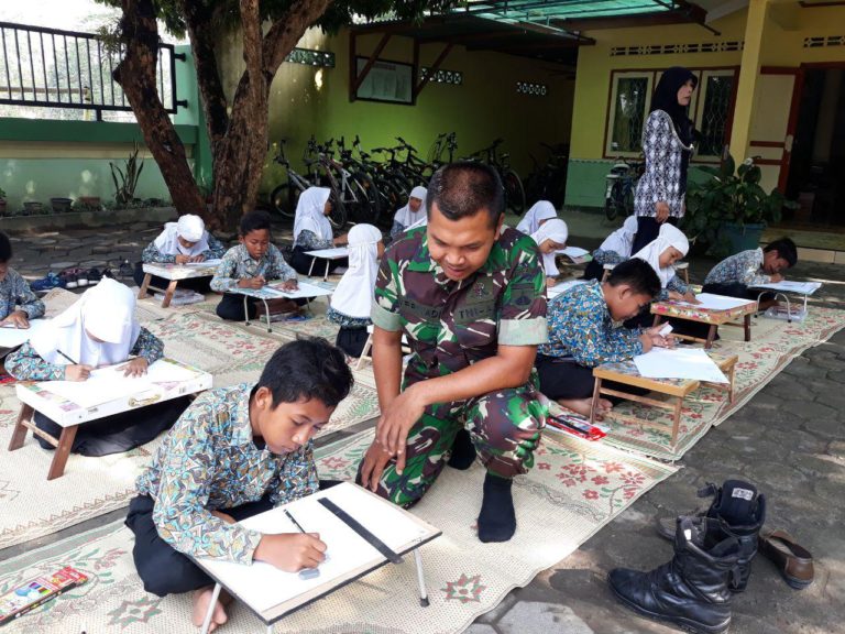 Untuk Memeriahkan Program TMMD Reg 103, Diadakan Lomba Menggambar