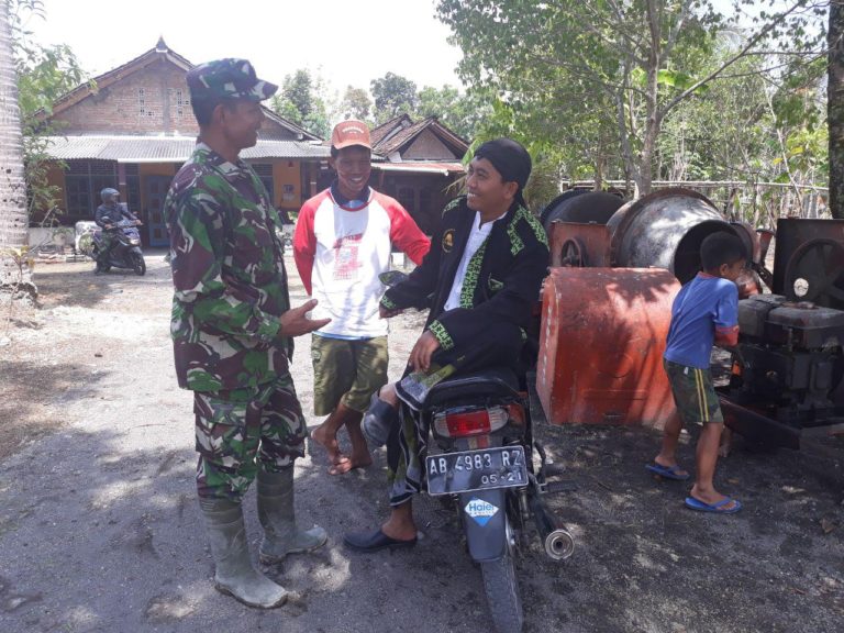Komsos Dengan Tokoh Masyarakat Dusun Temuwuh Mempererat Tali Silaturahmi