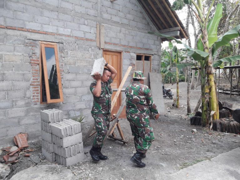Rumah Warga Terlihat Kokoh Sejak Dinding Rumah Di Ganti Dengan Batako Oleh Satgas TMMD