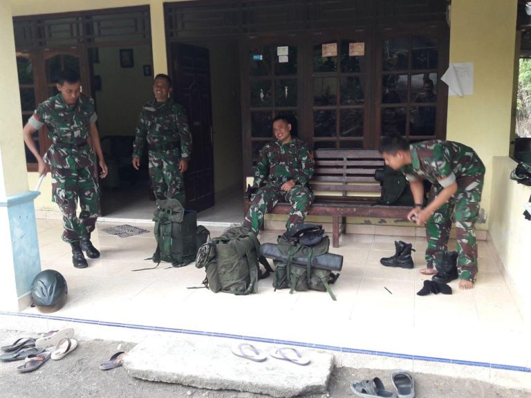 Ransel Di Siapkan Sebelum Meninggalkan Dusun Temuwuh