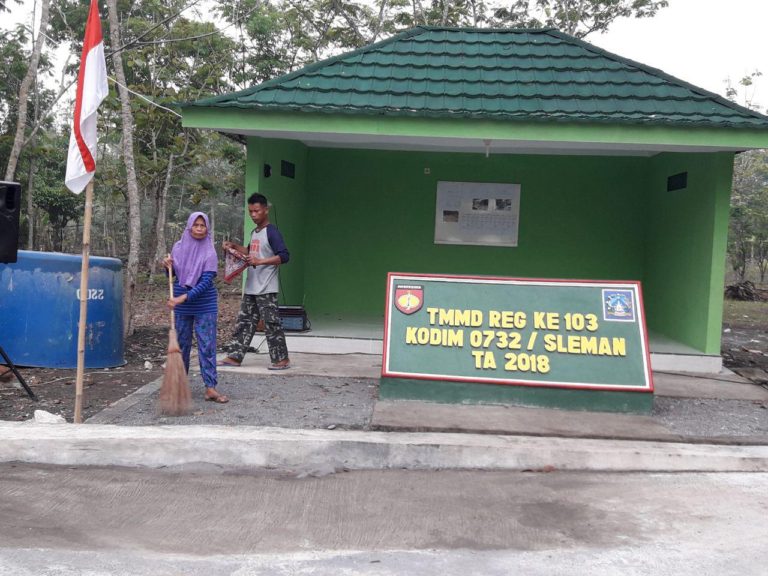 Tanda Kenangan Prasasti Terpasang Di Depan Poskamling