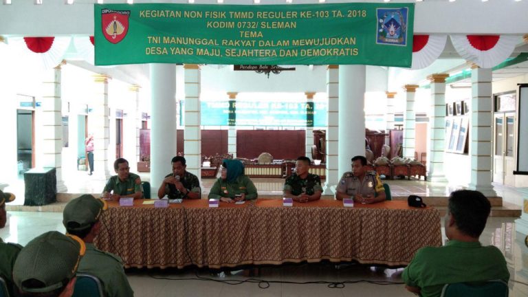 Materi Wasbang Di Berikan Satgas TMMD Pada Linmas Desa Balecatur