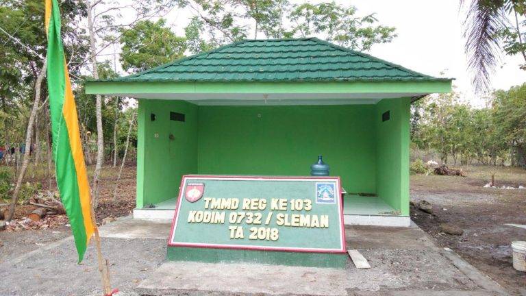 Dalam Pembangunan Poskamling, Kadus Temuwuh Kerahkan Seluruh Warganya