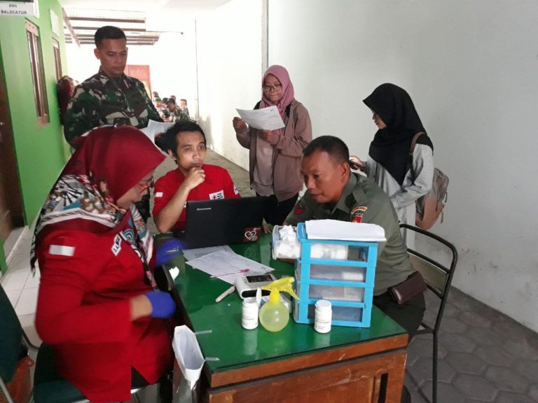 Pengobatan Massal Dilaksanakan Bebarengan Dengan Kegiatan Donor Darah