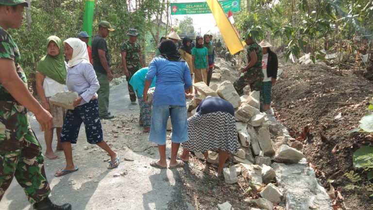 Sambutan Baik Dan Positif Terhadap Pelaksanaan TMMD Reg 103