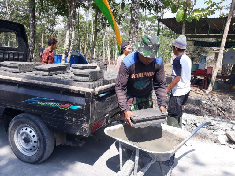 Droping Material Batako Di Lokasi TMMD Reg 103 Kodim Sleman