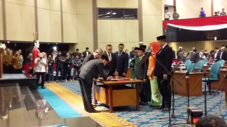 Empat Orang Anggota DPRD DKI Hasil PAW Diambil Sumpah