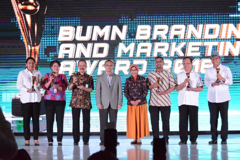 Perum BULOG Raih Award Brand Strategy dan Corporate Communication Terbaik