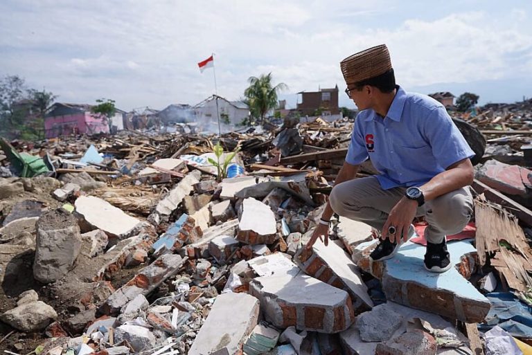 Kunjungi Palu dan Donggala, Sandiaga : Kita cari solusi bersama