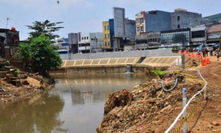 Ngeri, Sebagian Wilayah Ibukota Alami Krisis Air Bersih
