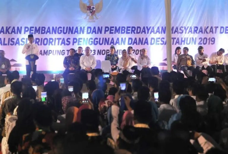 Jokowi Curhat Tampangnya Disebut-sebut Ndeso