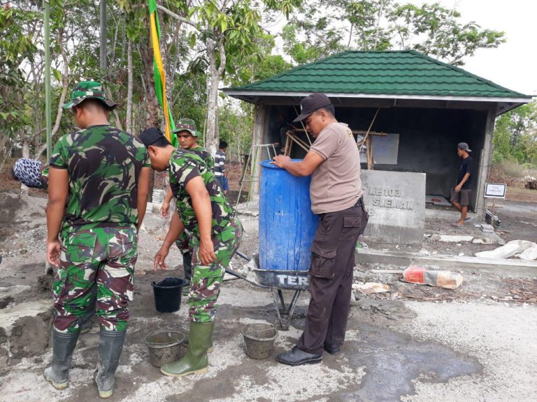 Bentuk Sinergitas TNI Dan Polri, Polsek Gamping Turunkan Personel Di TMMD Reg 103