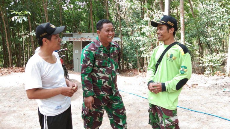 Hampir Tak Ada Sekat antara Satgas TMMD dengan Masyarakat