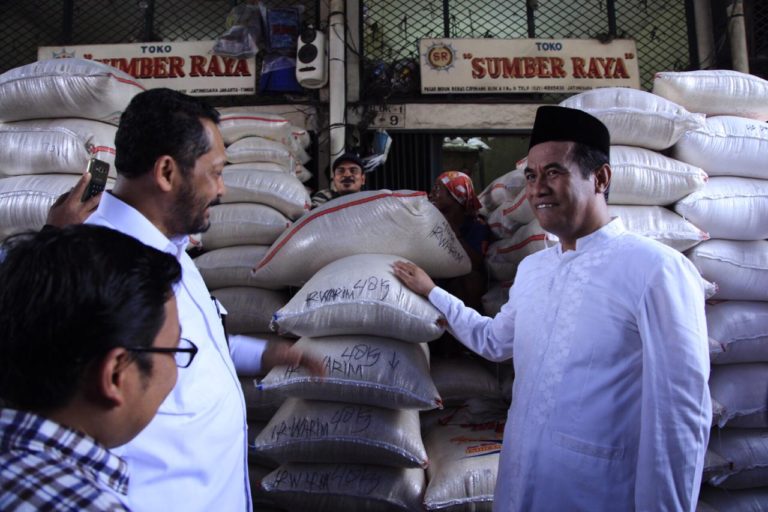 Stok Beras Aman, Inflasi Terkendali, Kemiskinan Menurun