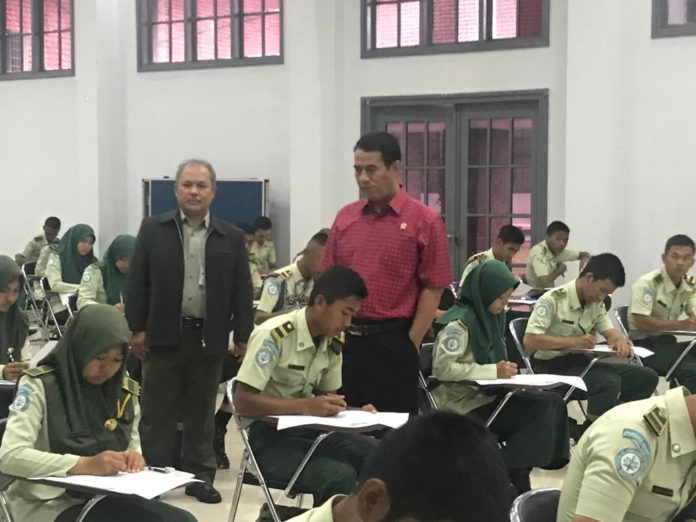 Menteri Pertanian, Amran Sulaiman meninjau Pelaksanaan Ujian Tengah Semester (UTS) di Politeknik Pembangunan Pertanian (Polbangtan) Bogor, Senin (19/11)