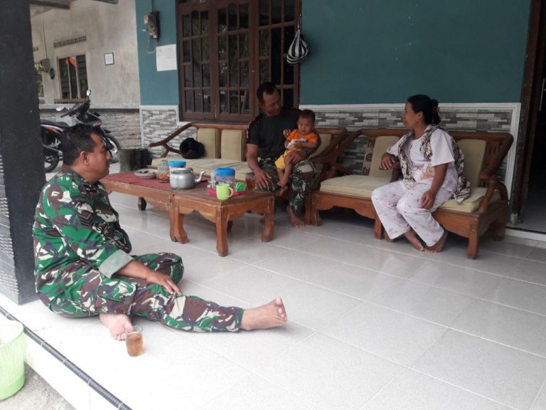 Satgas TMMD Punya Obat Kangen Saat Jauh Dari Keluarga
