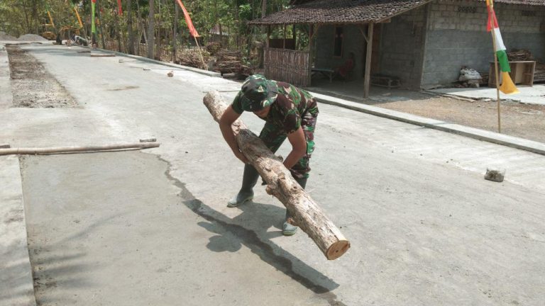 Warga Dusun Temuwuh Senang Bisa Bekerja Sama Dengan TNI Untuk Bangun Desanya