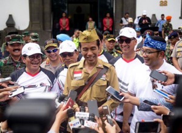 Ini Alasan Jokowi Kenakan Kostum Veteran  ala Bung Tomo 